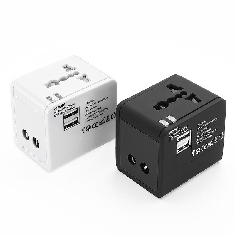 Adaptor Perjalanan Universal dengan Port USB Ganda